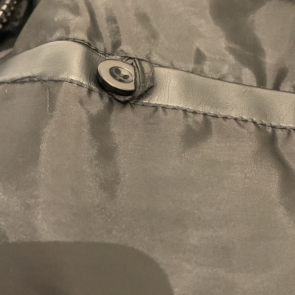 NWOT Esprit Black Faux Leather Bomber with Zippered Detail Around Collar - Picture 12 of 12